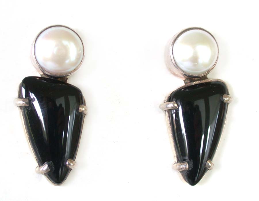 Amy Kahn Russell Online Trunk Show: Freshwater Pearl and Black Onyx Clip Earrings | Rendezvous Gallery