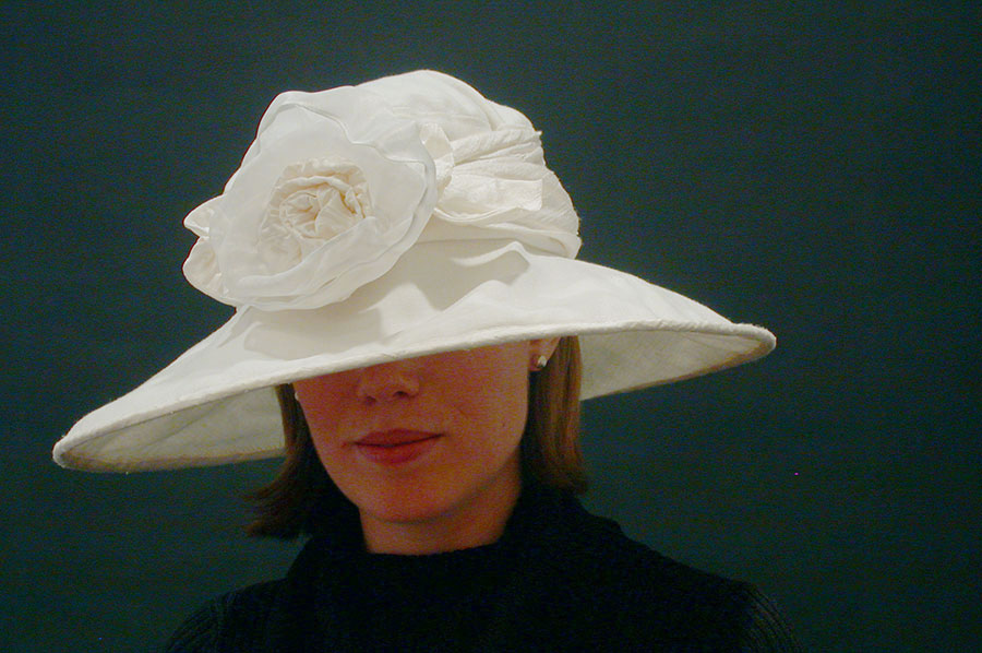 Tatiana Rakhmanina: Linen Hat | Rendezvous Gallery